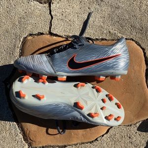 Nike Cleats- like new.